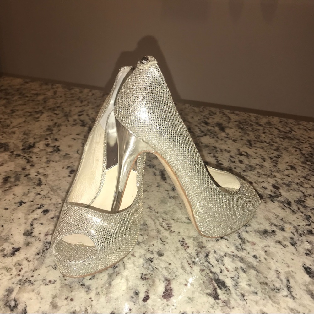 Michael Kors York Silver Platform Glitter Pump - Picture 3 of 7